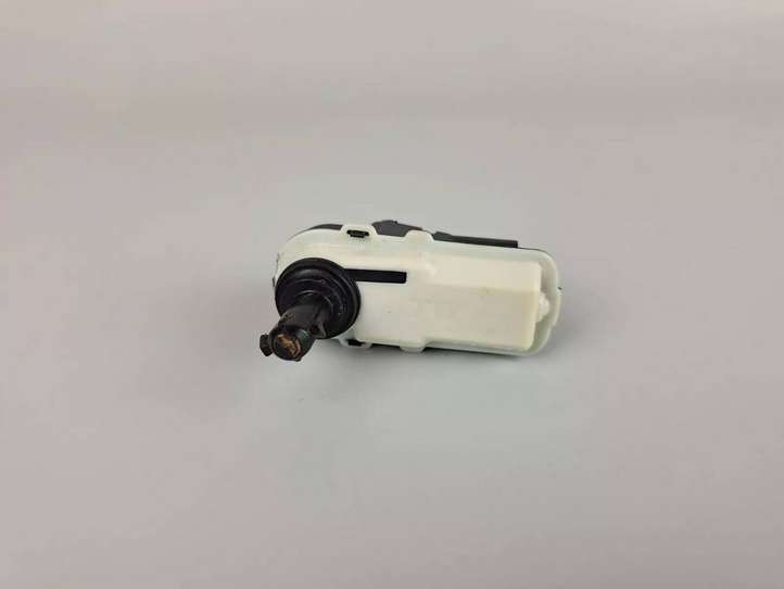 BMW i4 (2021 - )  9447698 Электрический замок крышки бака