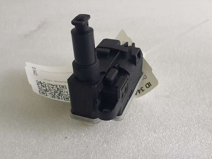 BMW 4 G22 G23 G24 G26 (2020 - )  7378259 Электрический замок крышки бака
