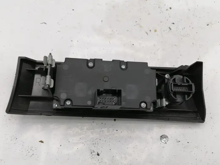 BMW 5 E60 E61 (2004 - 2010) 6988555 Включатель фонарей — фото 2