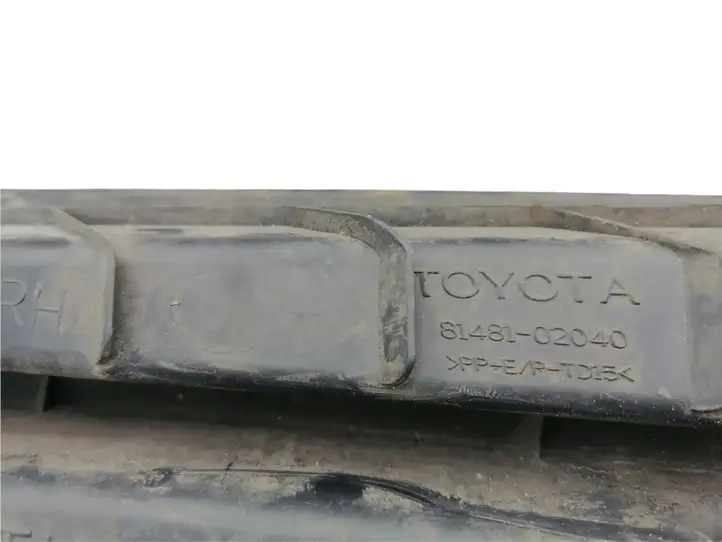 Toyota Auris 150 (2006 - 2012) 8148102040 Нижняя решетка переднего бампера — фото 3