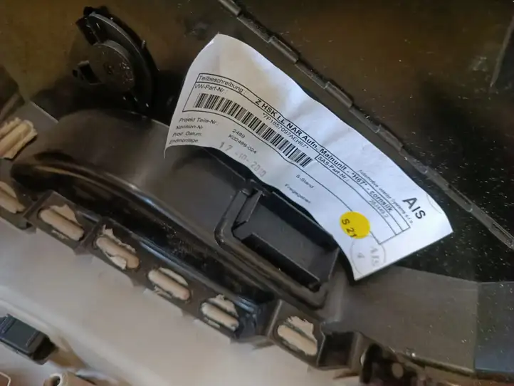 Volkswagen Touareg II (2010 - 2018) 7P1857097ARH67 Бардачок в сборе — фото 4
