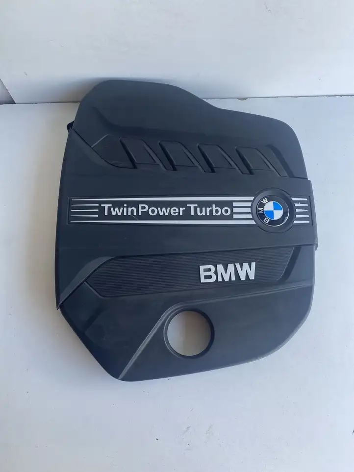 BMW 5 G30 G31 (2016 - ) 8514009 Крышка двигателя декоративная — фото 1