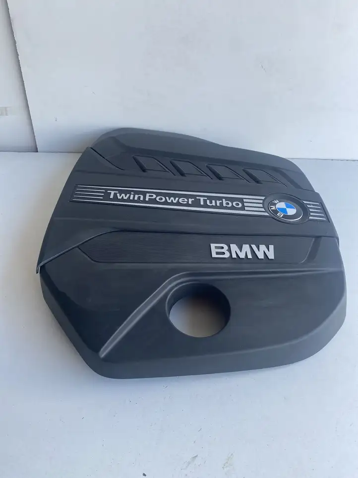 BMW 5 G30 G31 (2016 - ) 8514009 Крышка двигателя декоративная — фото 2