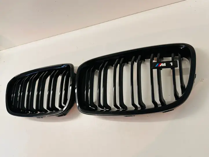BMW 1 F20 F21 (2011 - 2019) Верхняя решетка радиатора — фото 1