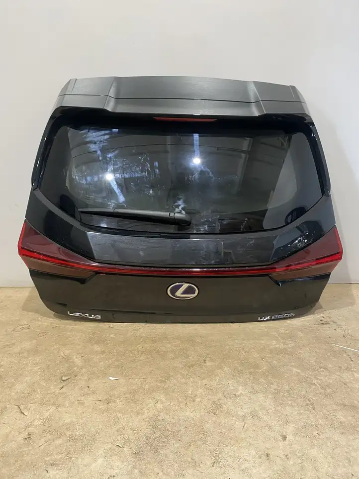 Lexus UX (2020 - ) Крышка багажника — фото 5