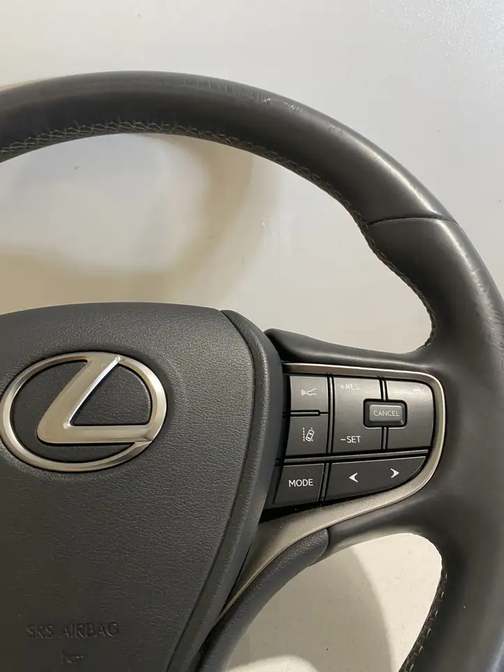 Lexus UX (2020 - ) Руль — фото 4