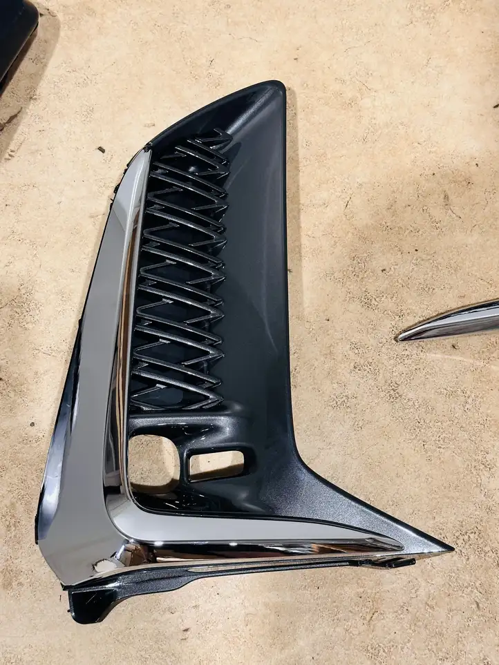 Lexus UX (2020 - ) 5211276160 Комплект переднего бампера — фото 4