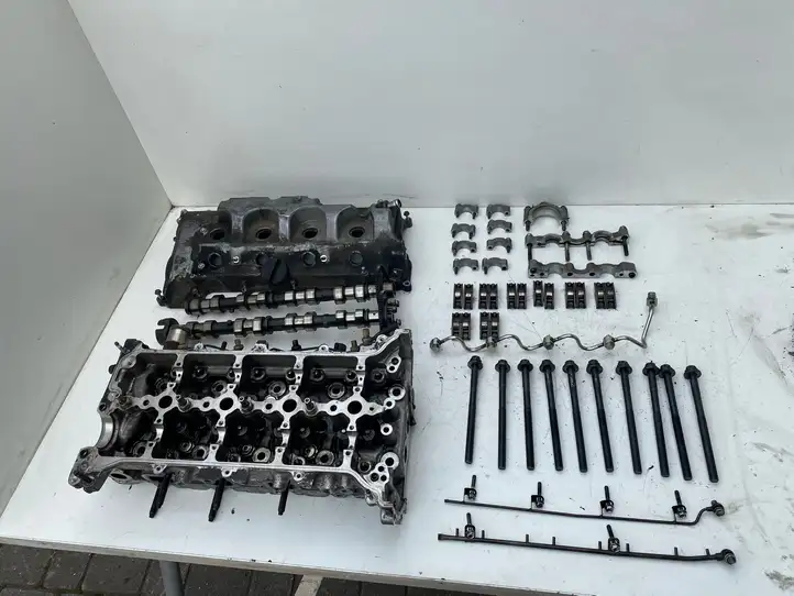 Toyota Avensis T250 (2006 - 2009) 112010R011 Головка блока цилиндров — фото 1