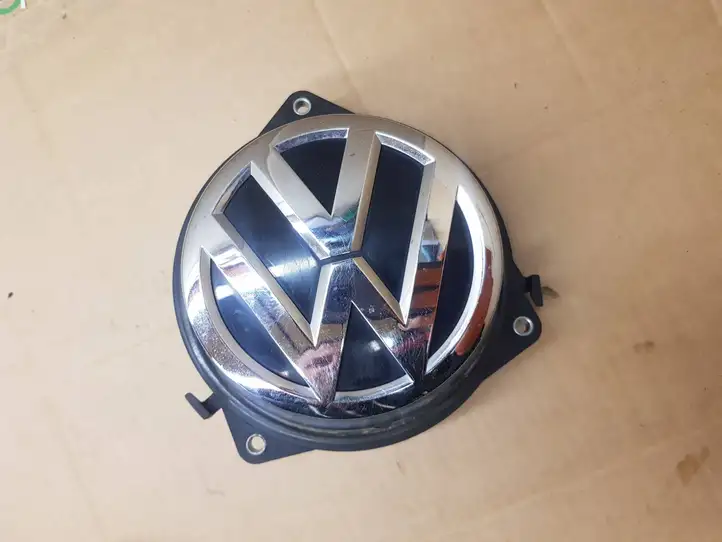 Volkswagen Golf VII (2013 - 2019) 5G9827469D Ручка крышки багажника — фото 2