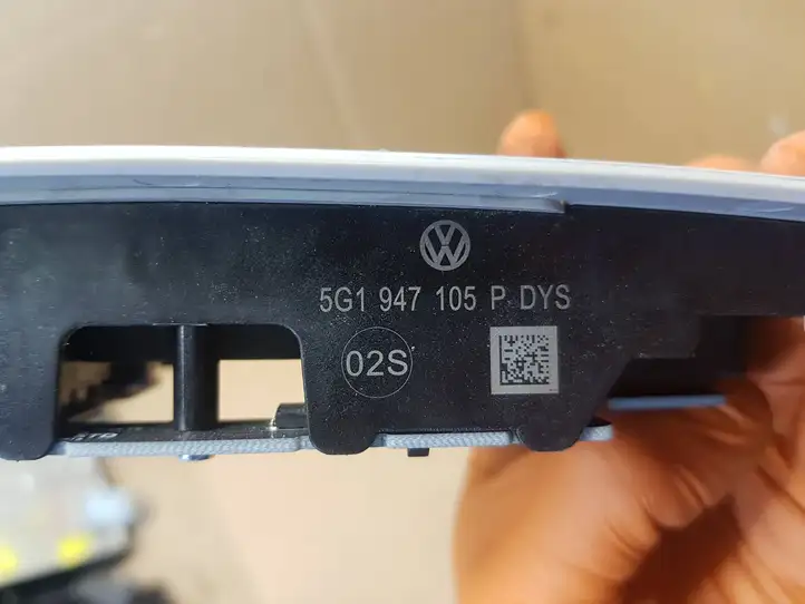Volkswagen Golf VII (2013 - 2019) 5G1947105P Передняя подсветка — фото 3