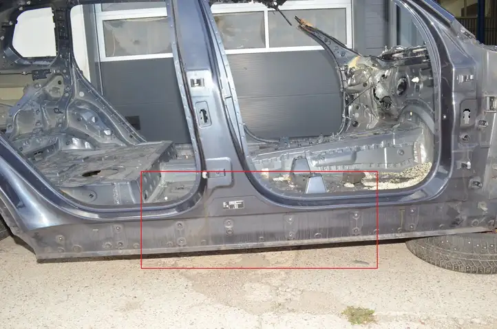 BMW X7 G07 (2018 - ) Порог кузова — фото 4
