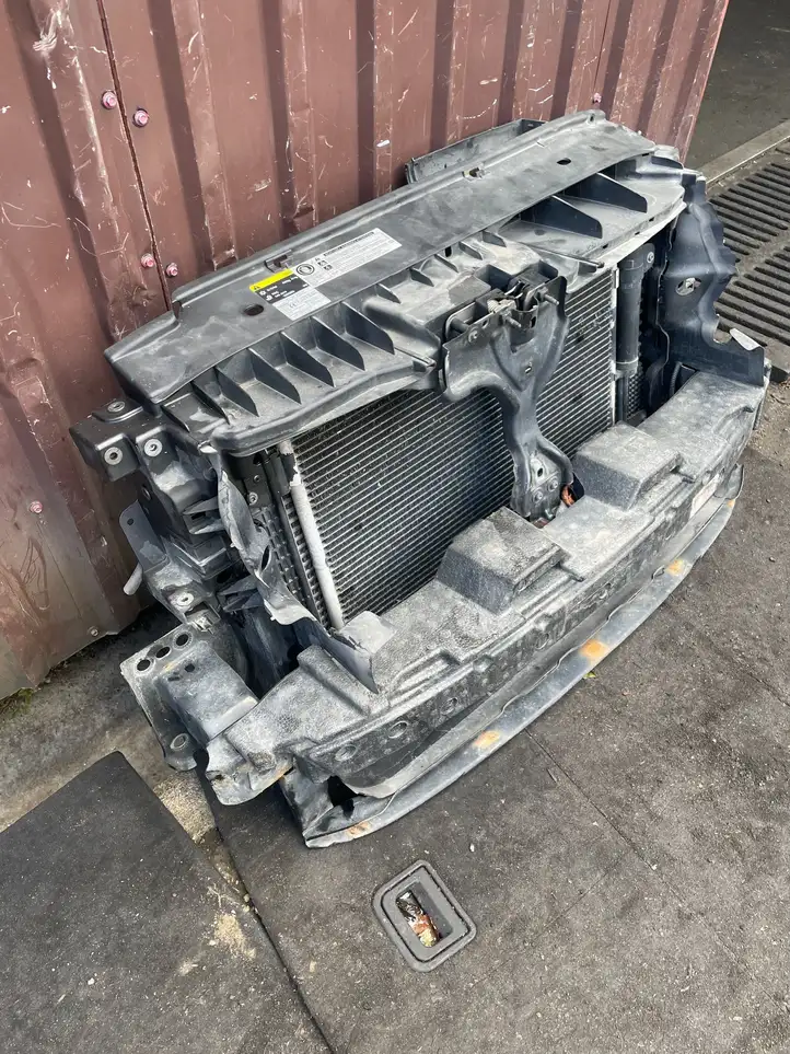 Volkswagen Tiguan (2011 - 2016) 701010690B Панель радиаторов двигателя — фото 4