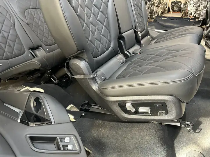 BMW X7 G07 (2018 - ) Комплект отделки дверей — фото 6