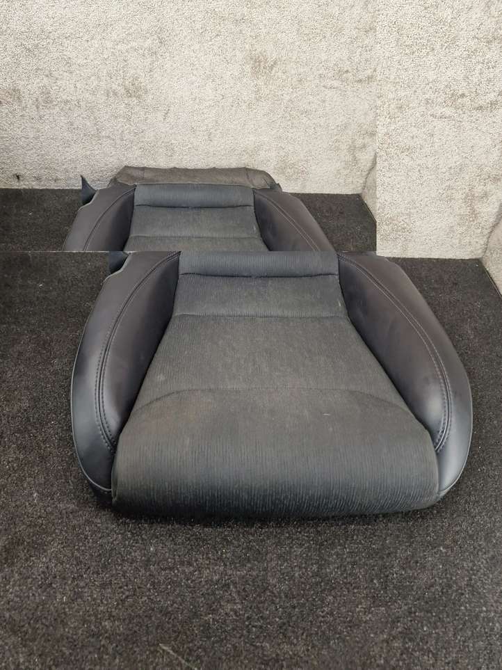 Tesla Model S (2021 - )  111908900C Нижняя часть сиденья водителя
