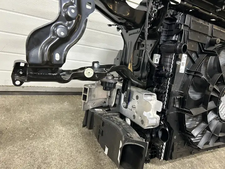 BMW X7 G07 (2018 - ) 985392505 Панель радиаторов двигателя — фото 10