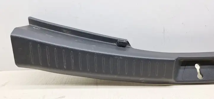 (2012 - 2015) KD456889X Отделка порога багажника — фото 2