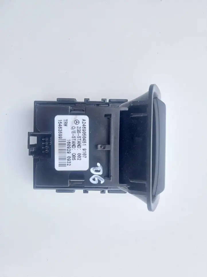 Mercedes-Benz CLA C117,X117,W117 (2013 - 2019) A2469050451 Кнопка ручного тормоза — фото 6