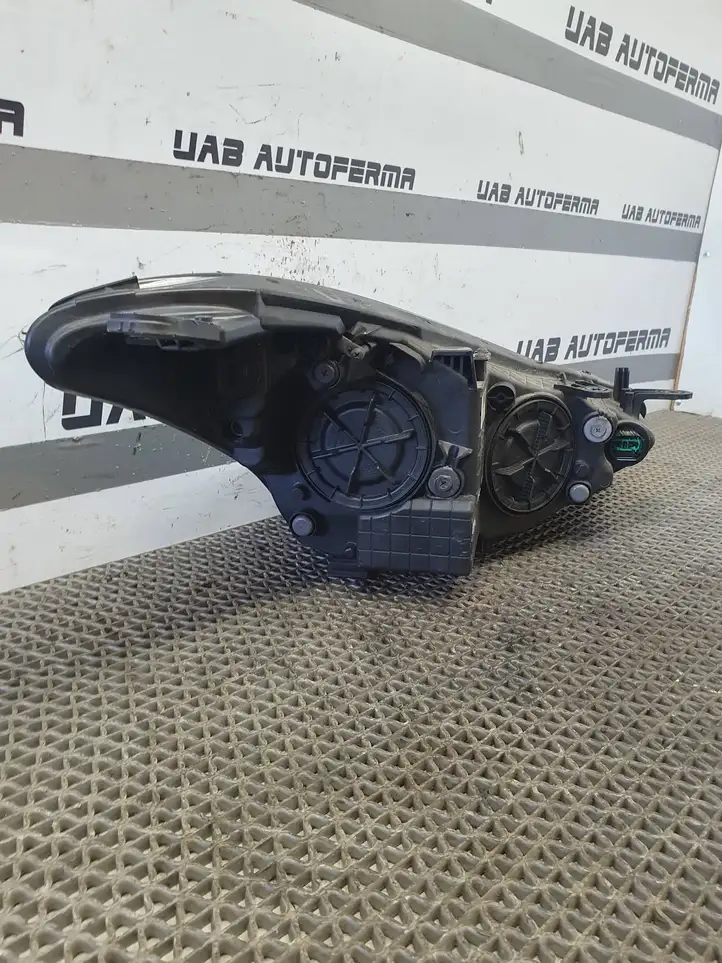Hyundai i30 (2015 - 2017) 92101A6070 Передняя фара — фото 2