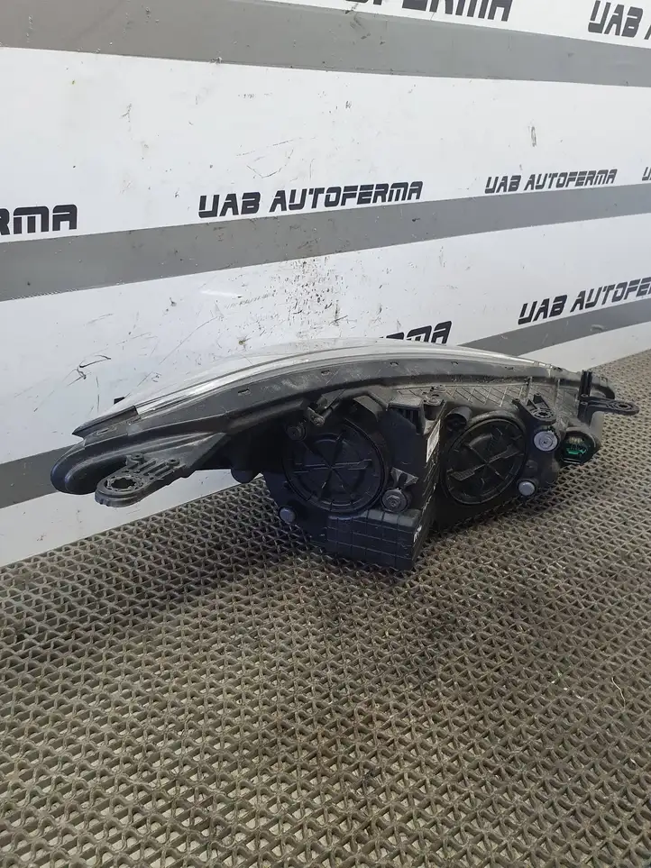 Hyundai i30 (2015 - 2017) 92101A6070 Передняя фара — фото 11