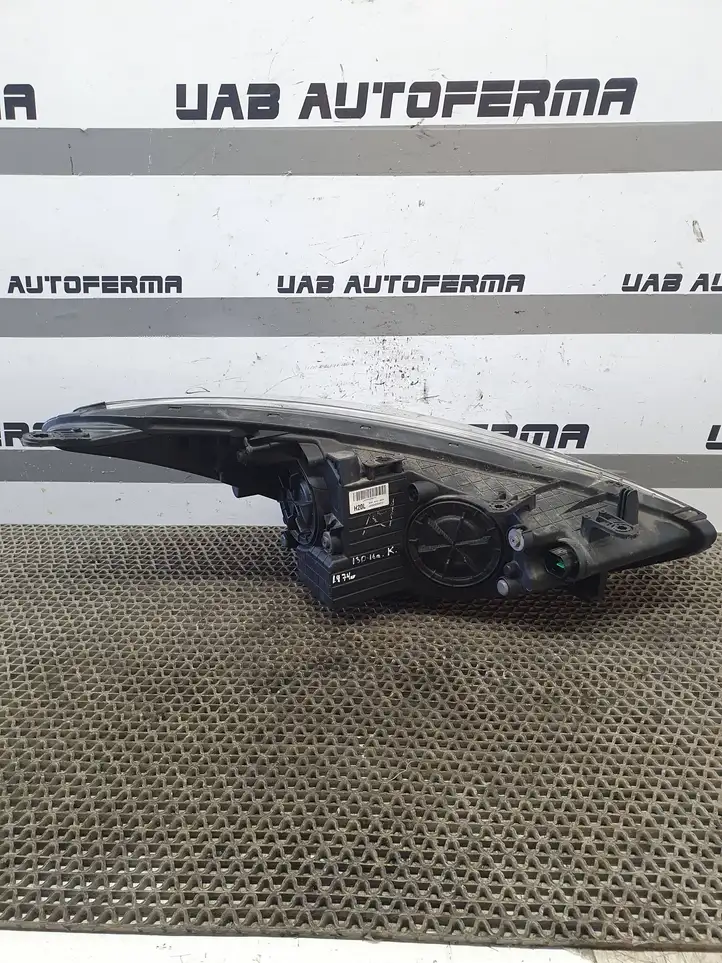 Hyundai i30 (2015 - 2017) 92101A6070 Передняя фара — фото 12