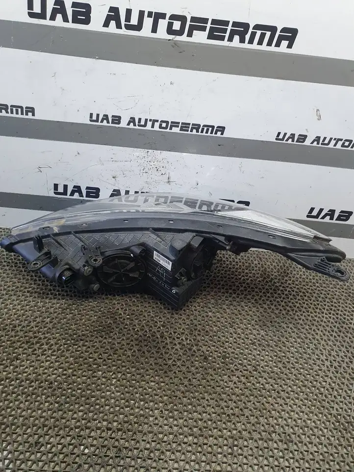Hyundai i30 (2015 - 2017) 92102A6070 Передняя фара — фото 2