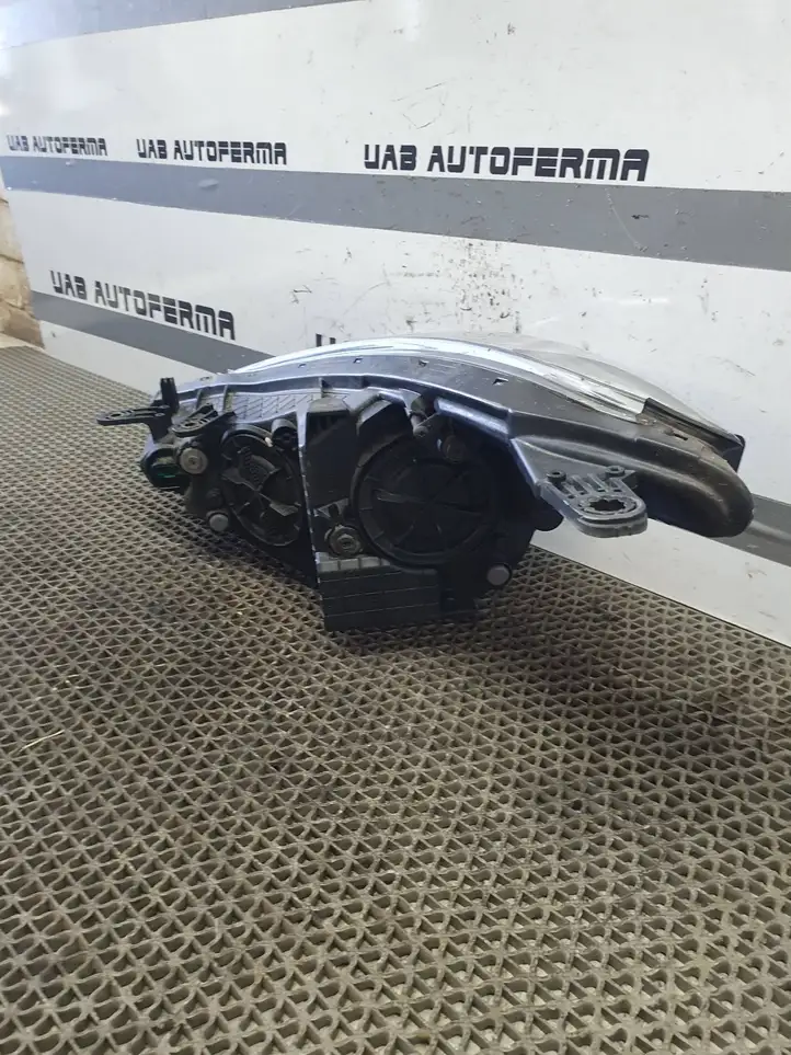 Hyundai i30 (2015 - 2017) 92102A6070 Передняя фара — фото 12