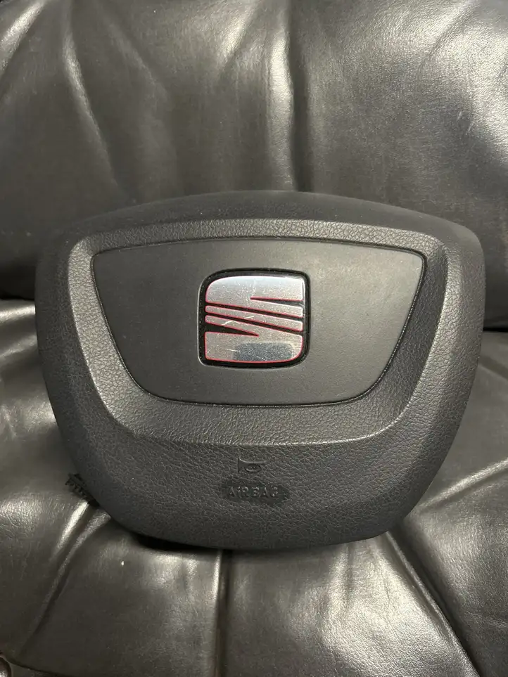Seat Leon (1P) (2005 - 2012) 5P0880201AN Подушка безопасности руля — фото 1