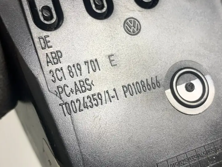Volkswagen PASSAT B6 (2005 - 2010) 3C1819701E Боковой воздушный дефлектор — фото 4