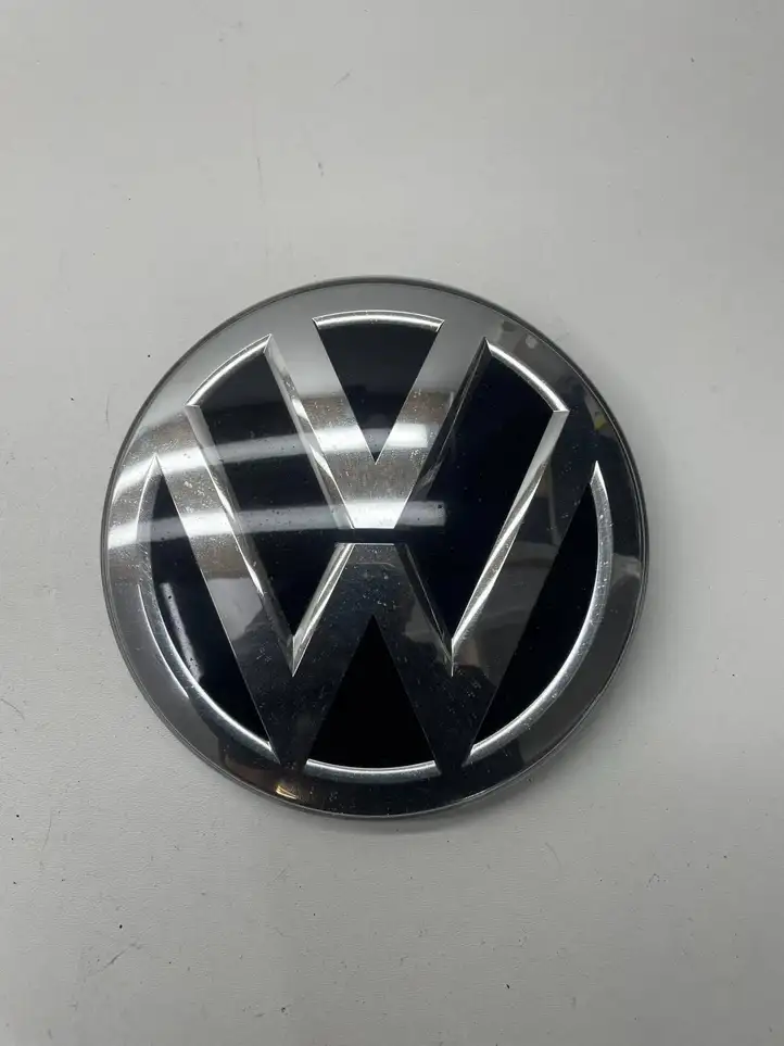 Volkswagen Golf VII (2013 - 2019) 3G0853601A Эмблема автомобиля — фото 1