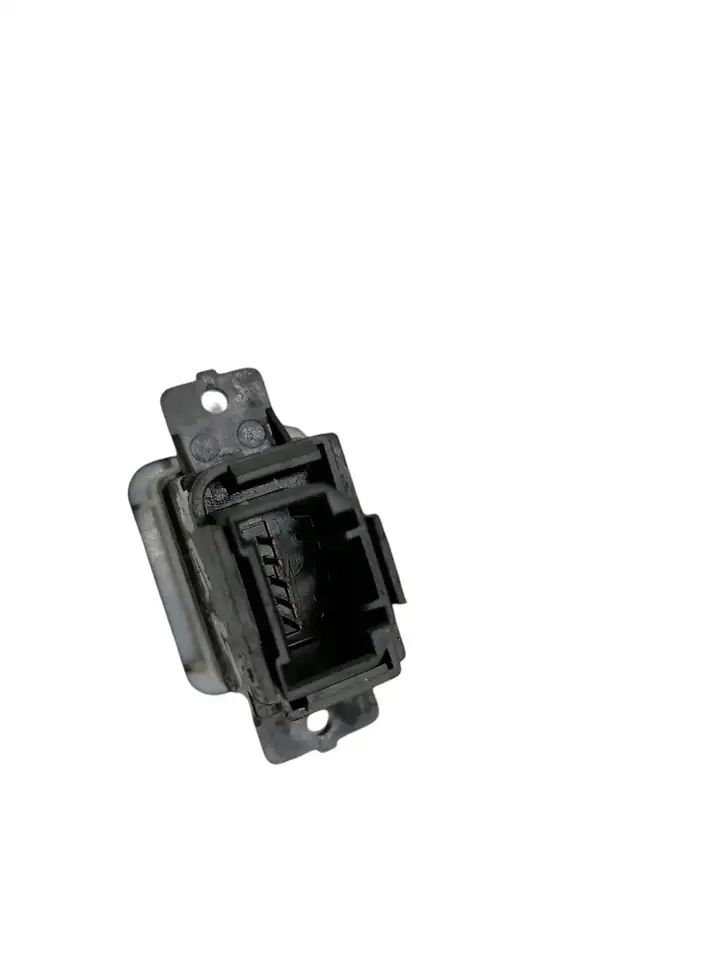 Honda Accord (2008 - 2016) M26983 Кнопка закрытия крышки багажника — фото 2