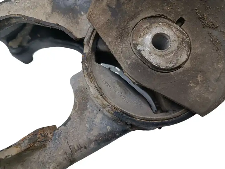 Toyota Avensis T250 (2006 - 2009) 123710R010 Опора двигателя — фото 4