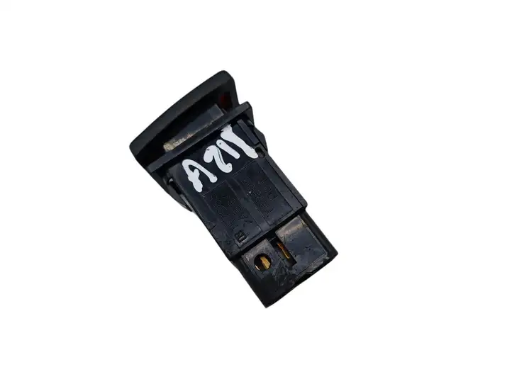 Toyota Avensis T250 (2006 - 2009) 157963 Включатель аварийных фонарей — фото 2