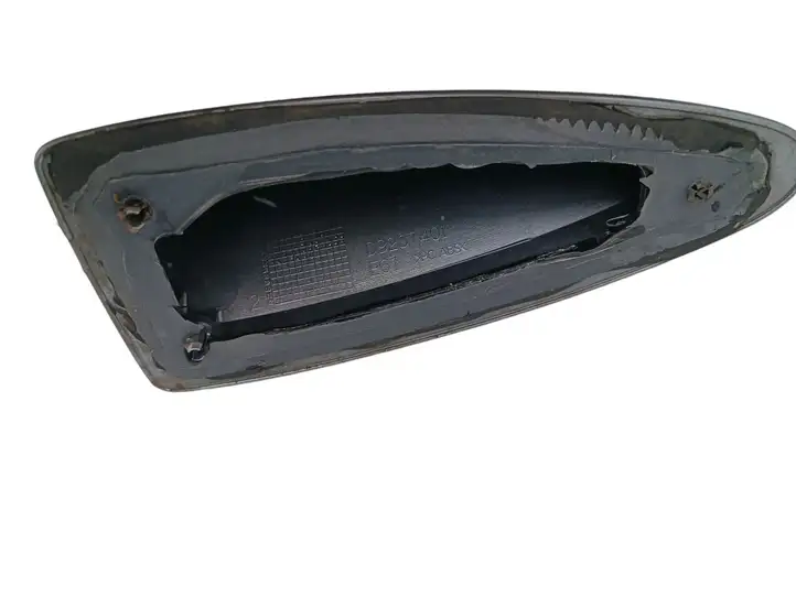 BMW 5 E60 E61 (2004 - 2010) D9207401 Крышка GPS-антенны — фото 3