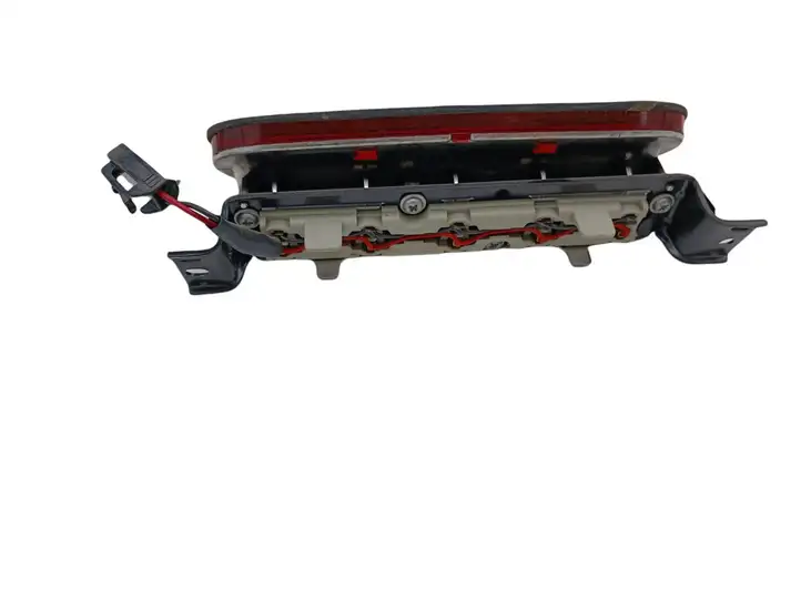 Kia Sorento (2002 - 2006) 927003E0 Дополнительный стоп фонарь — фото 2