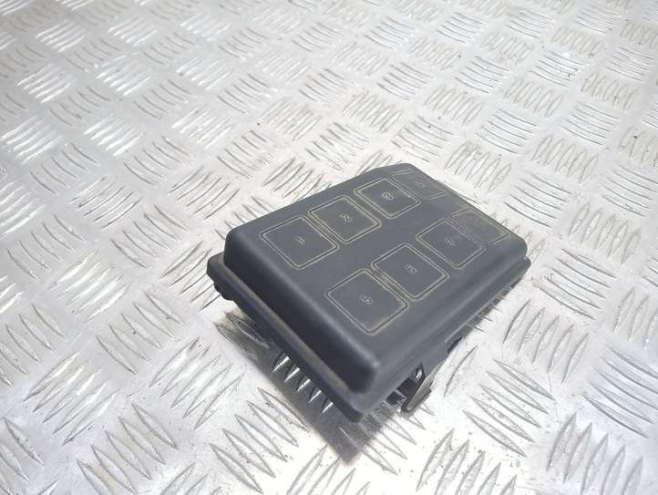 Opel Astra (1998 - 2004)  09132701 Крышка ящика предохранителей