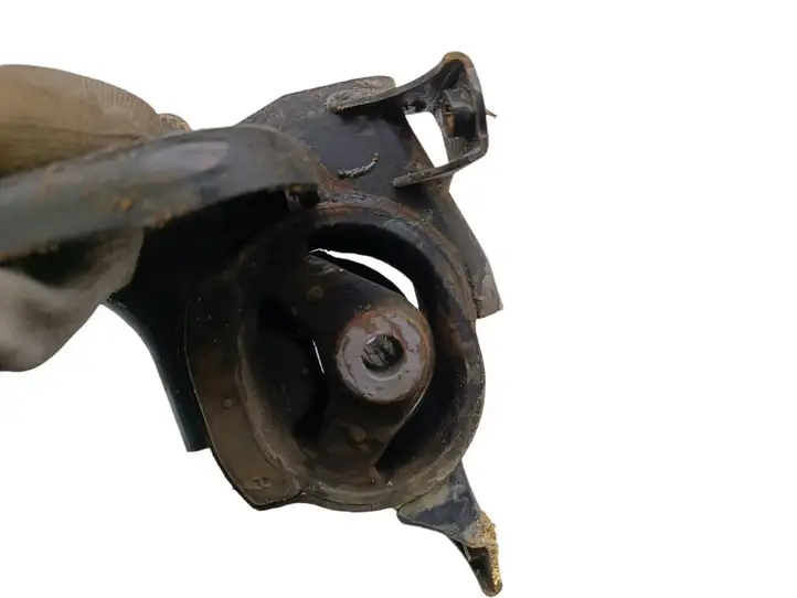 Toyota Auris 150 (2006 - 2012) Опора двигателя — фото 2