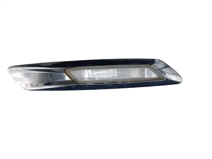 BMW 5 F10 F11 (2009 - 2016) 715416705 Поворотный фонарь крыла — фото 1
