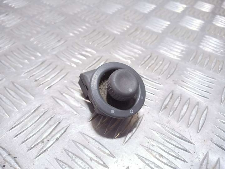 Renault Scenic I (1996 - 2003)  8200911334J Включатель зеркал
