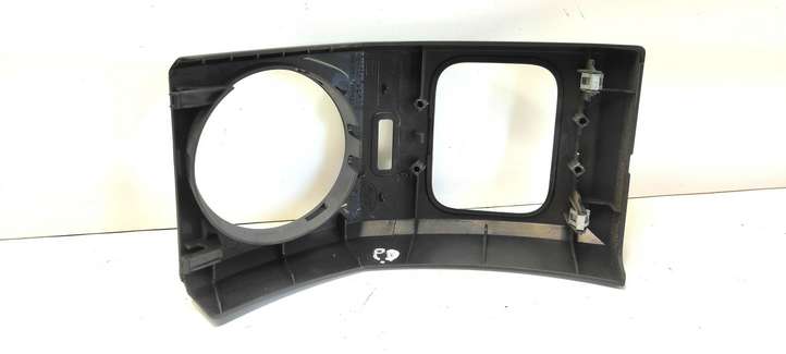 Land Rover Discovery (2004 - 2009)  FAE500022 Другая деталь панели