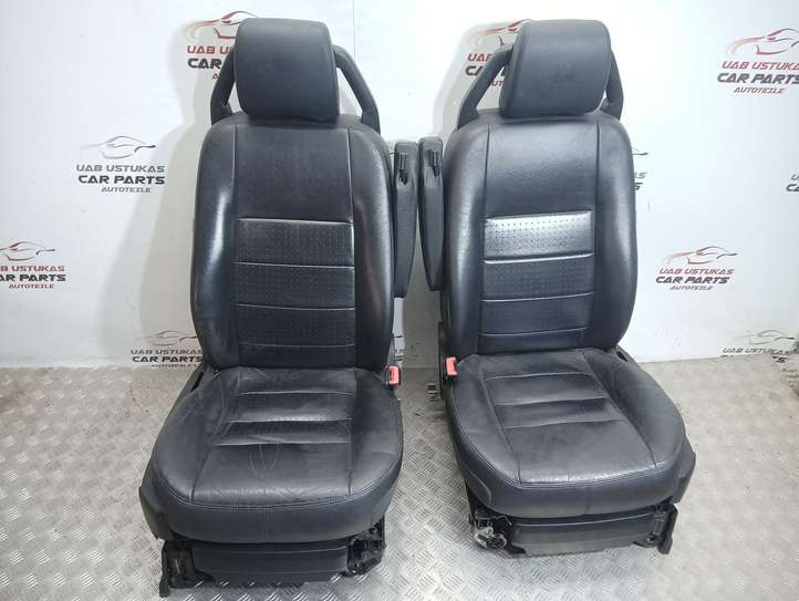 Land Rover Discovery (2004 - 2009)   Комплект отделки дверей