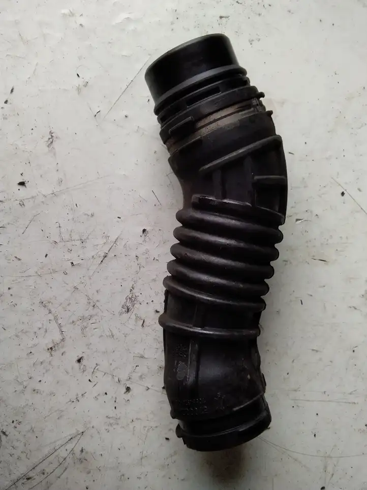 Maserati Ghibli (2017 - ) 670002452 Резонатор впуска — фото 1