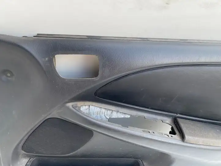 Toyota Avensis T220 (2000 - 2003) Обшивка передней двери — фото 9
