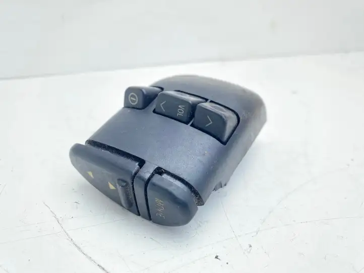 Toyota Avensis T220 (2000 - 2003) 8623020010 Кнопки на рулевом колесе — фото 3