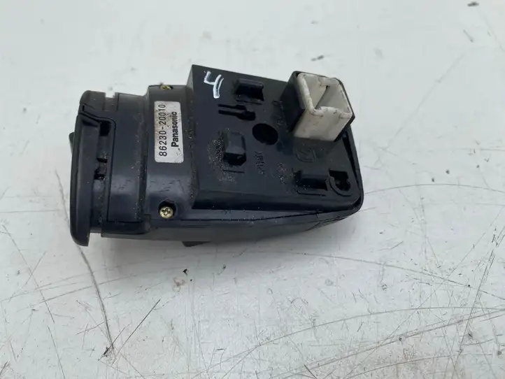 Toyota Avensis T220 (2000 - 2003) 8623020010 Кнопки на рулевом колесе — фото 6