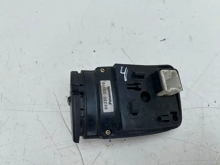 Toyota Avensis T220 (2000 - 2003) 8623020010 Кнопки на рулевом колесе — фото 7