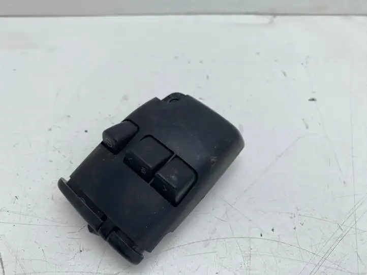 Toyota Avensis T220 (2000 - 2003) 8623020010 Кнопки на рулевом колесе — фото 4