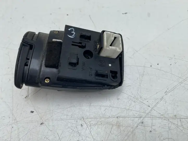 Toyota Avensis T220 (2000 - 2003) 8623020010 Кнопки на рулевом колесе — фото 4