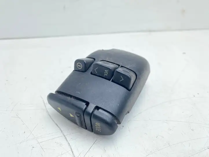 Toyota Avensis T220 (2000 - 2003) 8623020010 Кнопки на рулевом колесе — фото 6