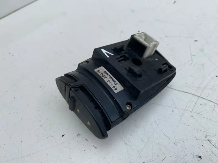 Toyota Avensis T220 (2000 - 2003) 8623020010 Кнопки на рулевом колесе — фото 3