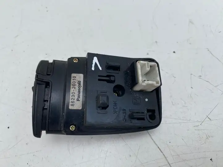 Toyota Avensis T220 (2000 - 2003) 8623020010 Кнопки на рулевом колесе — фото 6